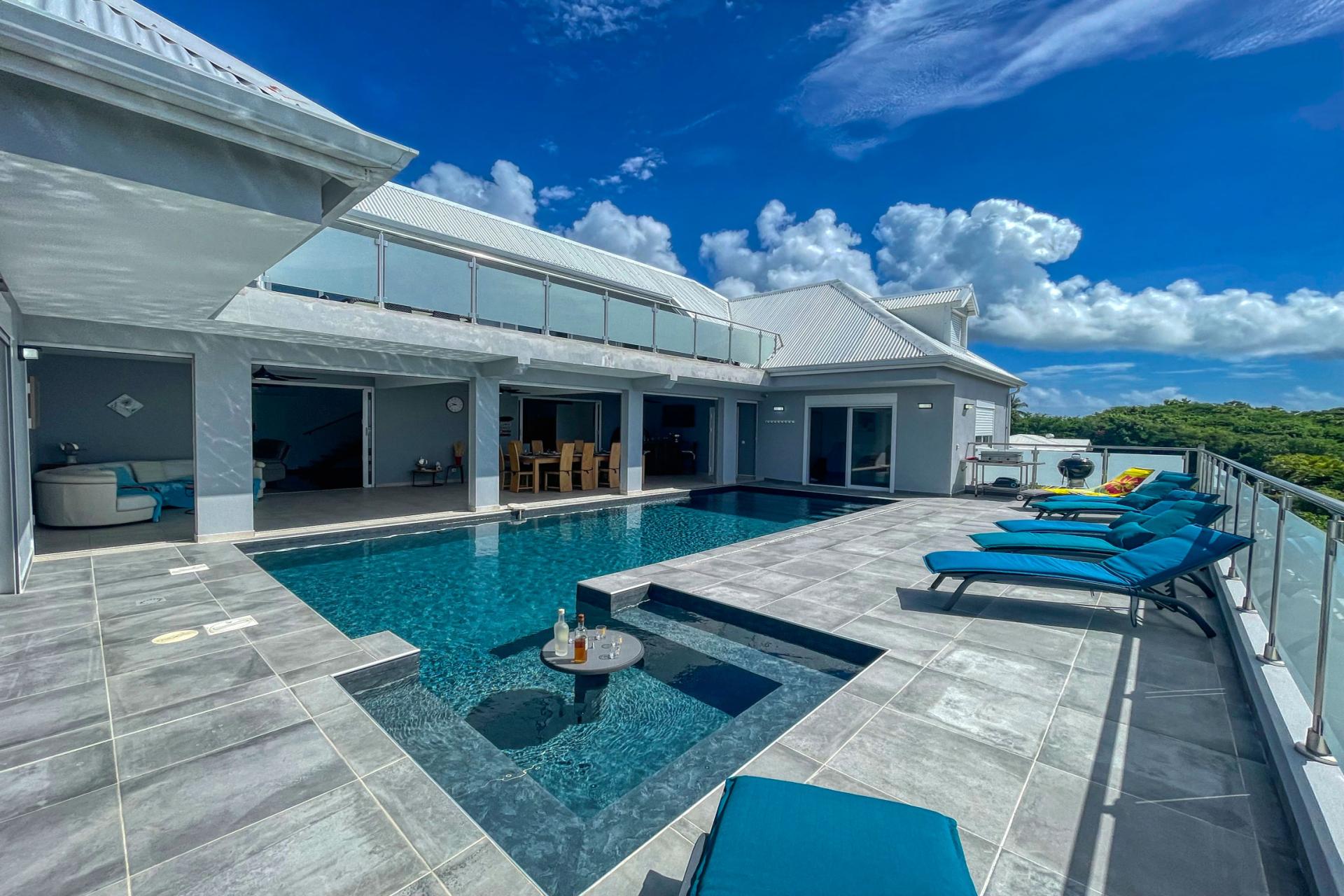 1.Location villa piscine vue mer St François Guadeloupe_Piscine